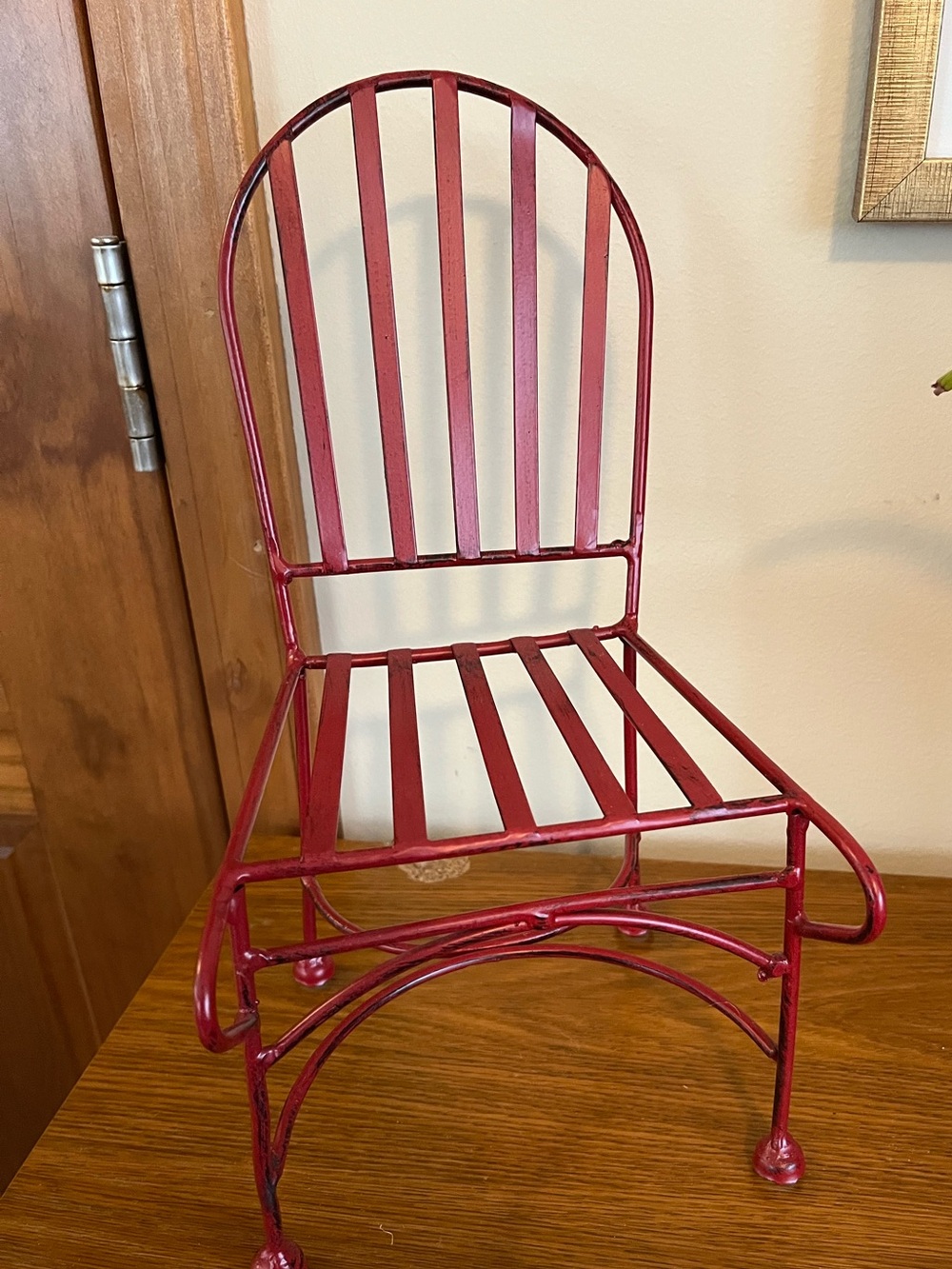 Metal Slat Accent Chair Plant Stand